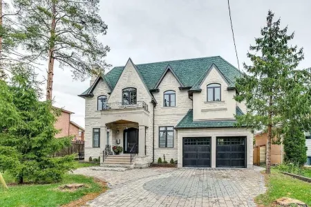 Luxury home Richmondhill