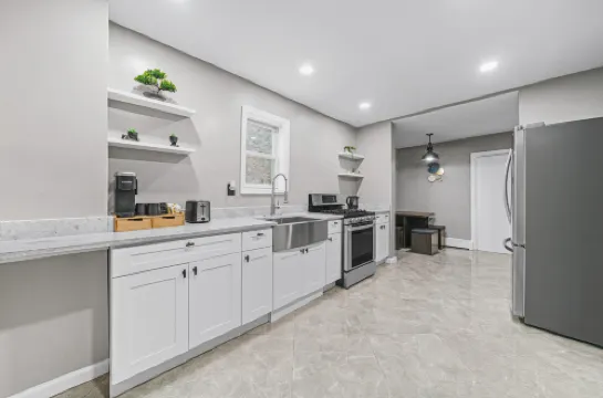 Modern Comfort with Easy NYC Transit Access - Charming Getaway