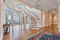 Luxurious house near Cornell campus with lake views and incredible sunsets. Hotels in Lansing