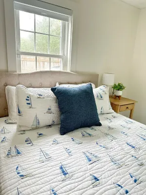 Renovated Charming 3-bedroom cottage in Sandwich with AC, WiFi