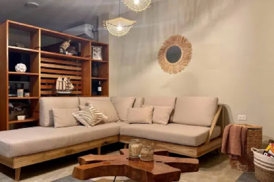 Cozy 2-bedroom apartment in charming Puerto Ayora with AC, WiFi فنادق في 