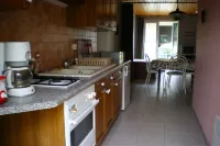 Gite for 3 to 5 people. Ideal for sightseeing from Honfleur to Pointe du Hoc Hotels in Biéville-Beuville