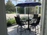Refurbished villa with golf cart, great location, corner lot