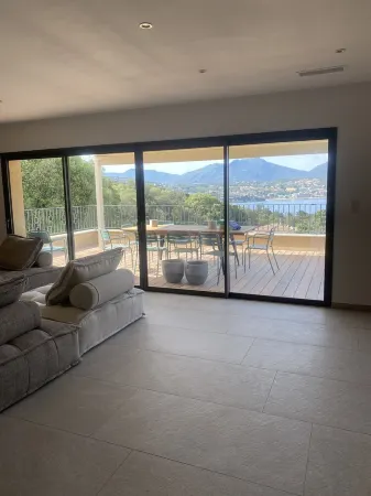 Cosy house with private access to the beach