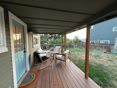 The Lyle House - a Cozy Retreat Отели рядом с достопримечательностью «Парк Марина»