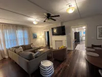 The Lyle House - a Cozy Retreat Hotels in Lyle