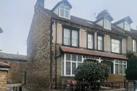 4 Bed End Terrace - Sleeps 7 Hotels in Ilkley