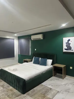 Live, Work,& Chill in style— Apartment in Central VI