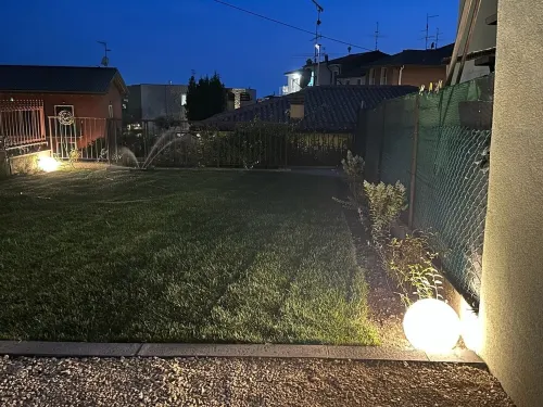 House with garden and private parking. Cellar and sauna Hotels in Cavaion Veronese