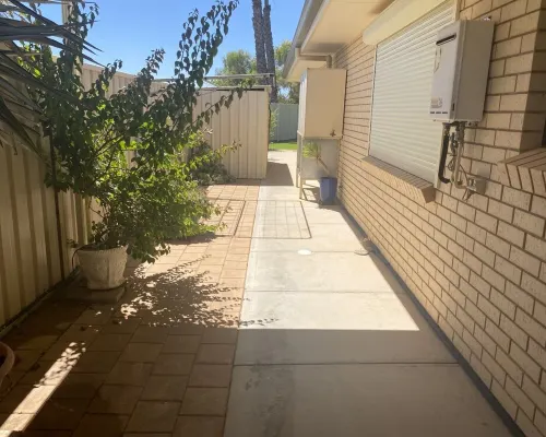 Private mooring with access to the main river, just 75 metres away. Hotels in Renmark