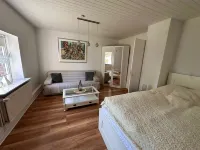 Landhaus Liebe, family and pet-friendly vacation home between sea and moor. Hoteles en Großheide