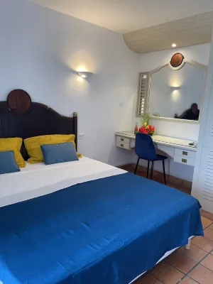 Appartement Vue mer à 2 Minutes à Pied des Plages Tartane Hotels in La Trinite