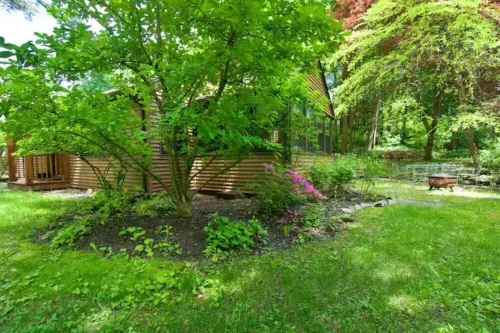 Lenox - Walk to Town - Berkshire Home