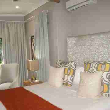 Luxury 4-bedroom Sea-view villa in Blythedale Beach Rooms