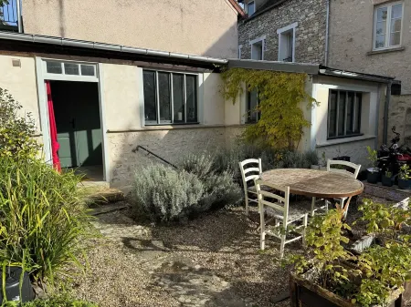 Detached house with secure parking Отели в г. Ветёй