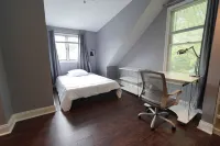 Norwalk Spacious Stay – Entire House + Fenced Yard + Parking + Laundry + Updated Hotel a Norwalk