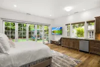 Montecito Beach House w/Hot Tub & Cold Plunge - Walk to Beach and Restaraunts