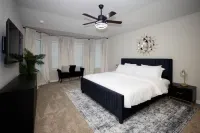 Spacious 4-bedroom charming modern home in  Richmond Tx