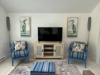 Brand new renovated 2-bedroom cottage in welcoming Wells with AC Hotel a Wells