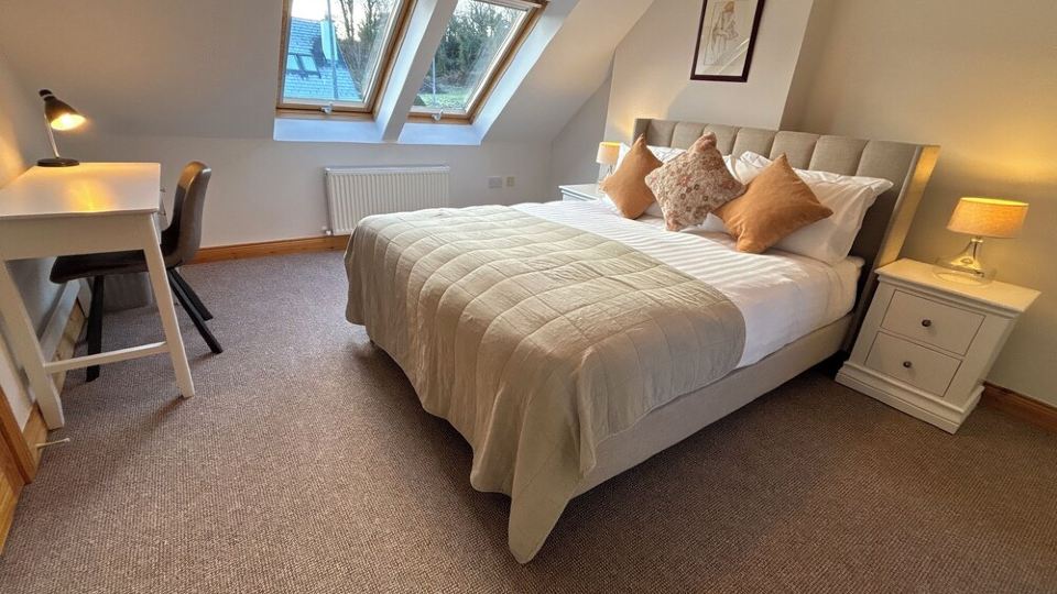Badger's Rest | Cosy & Charming | Garden | Walk to Donegal Town