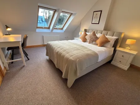 Badger's Rest | Cosy & Charming | Garden | Walk to Donegal Town Отели в г. Донегал