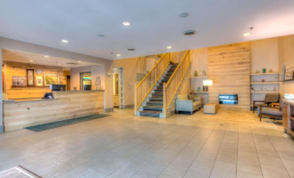 Country Inn & Suites by Radisson, Crystal Lake, IL