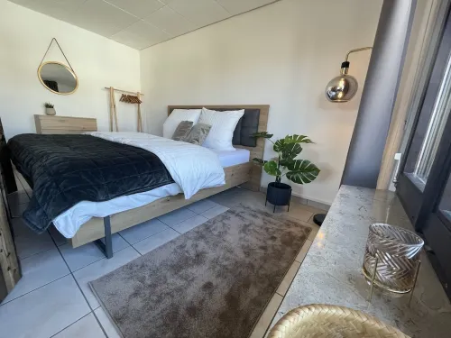 Cozy vacation apartment with pool & sauna 호헨스반트 호텔