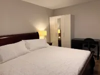 Modern 2 Bedroom 1 Parking Basement Unit 리치먼드힐 데이비드 던랍 천문대 주변 호텔