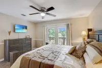 Cypress Landing: Riverfront w/ Private Dock and Beach Hotel di Lafayette County