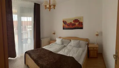 KŐNIG APARTMAN III. /LIZA APARTMAN/HÉVÍZ.300 MÉTERRE A HÉVÍZI TERMÁL TÓTÓL! Hotel a 