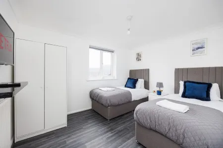 Lovely 2 Bed House in Grays, Essex. Отели рядом со станцией Chafford Hundred Lakeside Railway Station