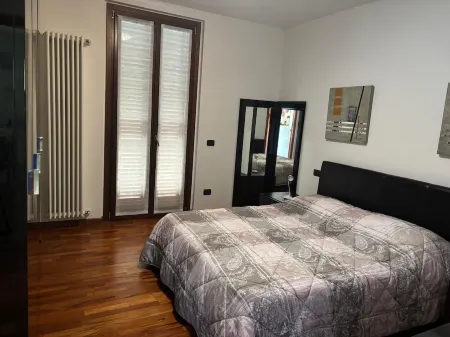 APARTMENT LAKE VIEW SARNICO Отели в г. Сарнико