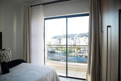 Cozy lagoon Penthouse,Family friendly! Hotels near Jakaranda Cl