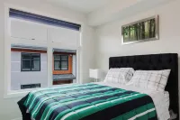 Modern2Bedroom 2BathTownhouse with Garage in Belmont  Urban Living at Its Finest