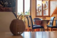 Large, comfortable and very quiet apartment in the center of Kaltern with garage & elevator Hotel in zona Despar Supermarket