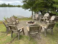 Lakehouse on beautiful Tait Lake in the wonderful town of Bancroft.