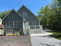 Beach House By The Bay, Sleeps 19, 9 Car Parking, Linen Included