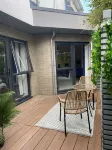 Balcony Seaview 2 bedroom luxury apartment. Coastal Retreat. 1 min walk to beach