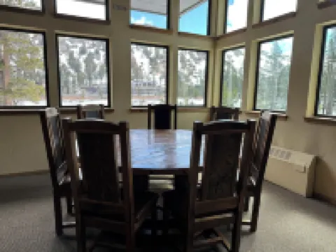 Charming Studio condo in Kirkwood