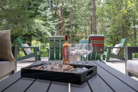 Luxury, Private Suncadia NEW Build, 4 KING SUITES, Bunk Room, Hot tub, Game Room