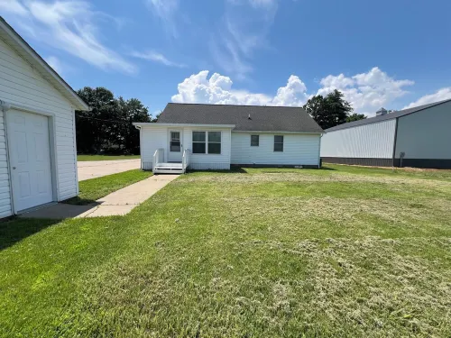 Minutes from KY Lake & Close to Town! Updated, Clean, Comfy, Huge Driveway!