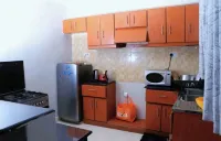 Lovely 3 bedroom apartment, with wifi , free parking and Netflix Hotel a Kisii