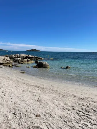 T2 Avec Piscine a 2 km de la Plage de Saint -cyprien Отели в г. Леччи