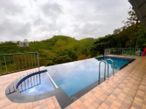 Falcon Crest Hotels in Vagamon