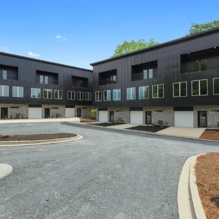 Spacious Modern Loft 2Br 2.5 BA 13 mi to Greenville  & 18 mi to Clemson