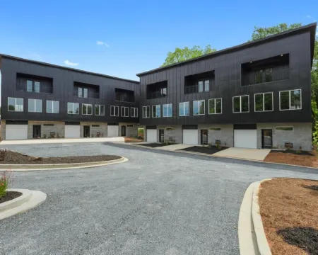 Spacious Modern Loft 2Br 2.5 BA 13 mi to Greenville  & 18 mi to Clemson Hoteles en Easley