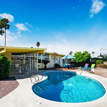 Boho desert ranch with private pool, 1M to pickleball