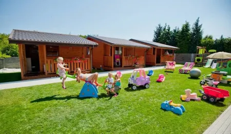 Excellent location - 300m from the sea, ideal for families (2+2)