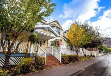 Mayfly Manor 3-bedroom townhome in charming Creede Colorado