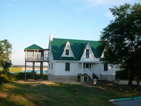 Epiphany-Deep Hole Creek-Chincoteague - Deep Water Dock! 2 King 4 Twin 5 Bath